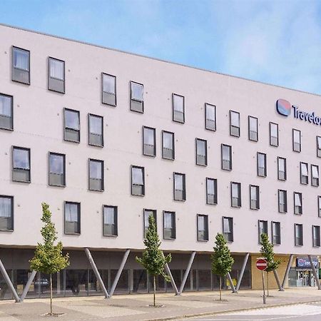 Travelodge Bradford Central Экстерьер фото