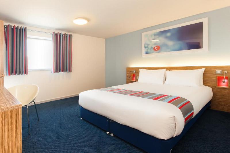 Travelodge Bradford Central Экстерьер фото